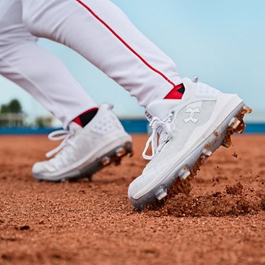 SS24_How_Buy_Kids_Baseball_Cleats_1_1